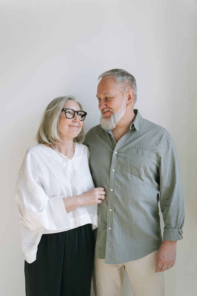 pexels-ivan-samkov-7910467 senior couple